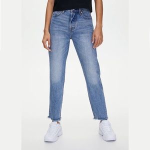Levi’s Wedgie fit high-waisted medium-wash jeans. 💙